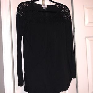 Black long sleeve old navy shirt